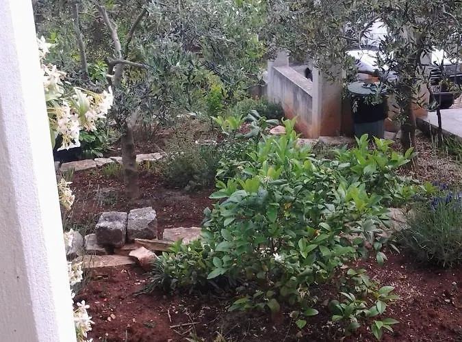 With A Parking Space - 11049 아파트 풀라